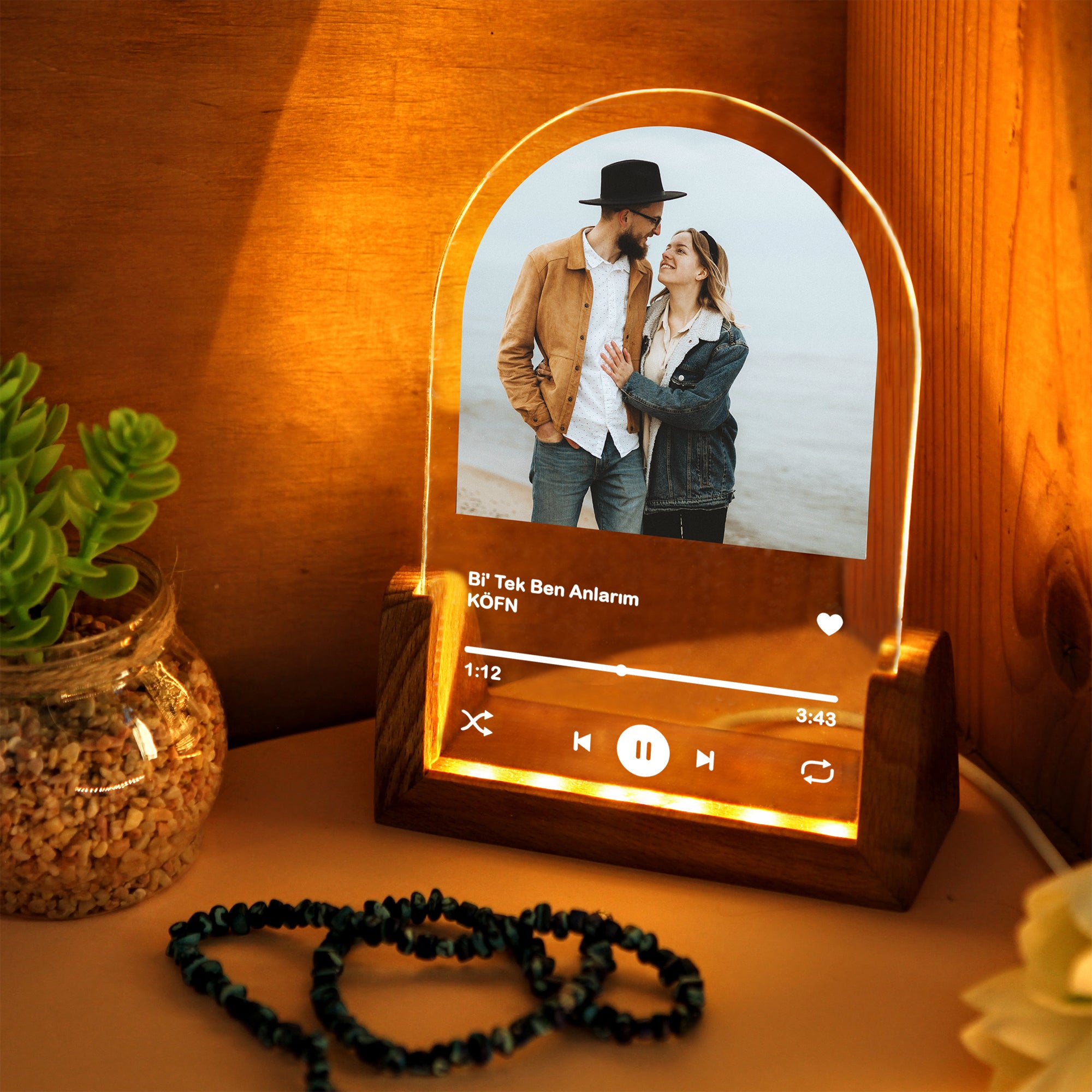 KİŞİYE ÖZEL FOTOĞRAFLI MÜZİK TEMALI LED GECE LAMBASI