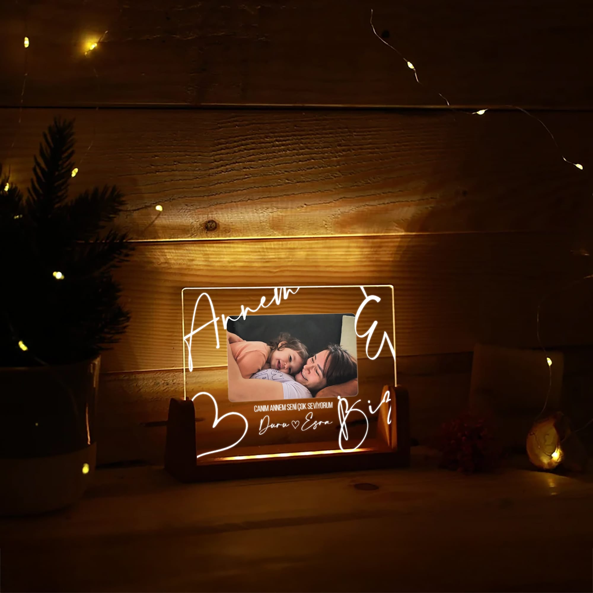 KİŞİYE ÖZEL YATAY FOTOĞRAFLI "ANNEM VE BİZ" LED GECE LAMBASI
