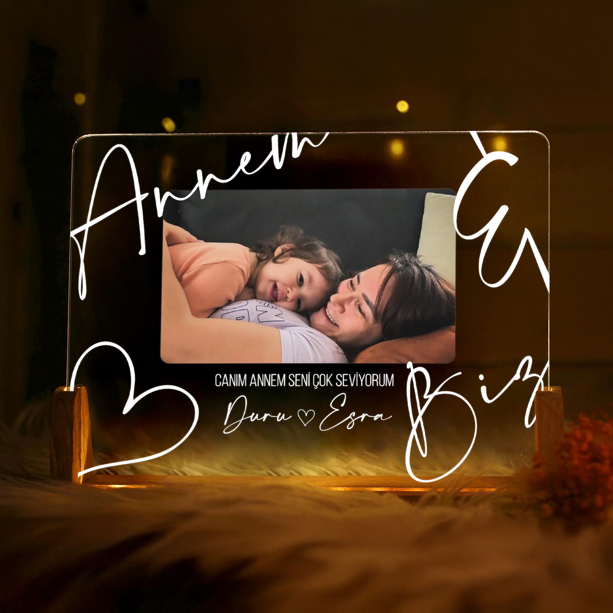 KİŞİYE ÖZEL YATAY FOTOĞRAFLI "ANNEM VE BİZ" LED GECE LAMBASI