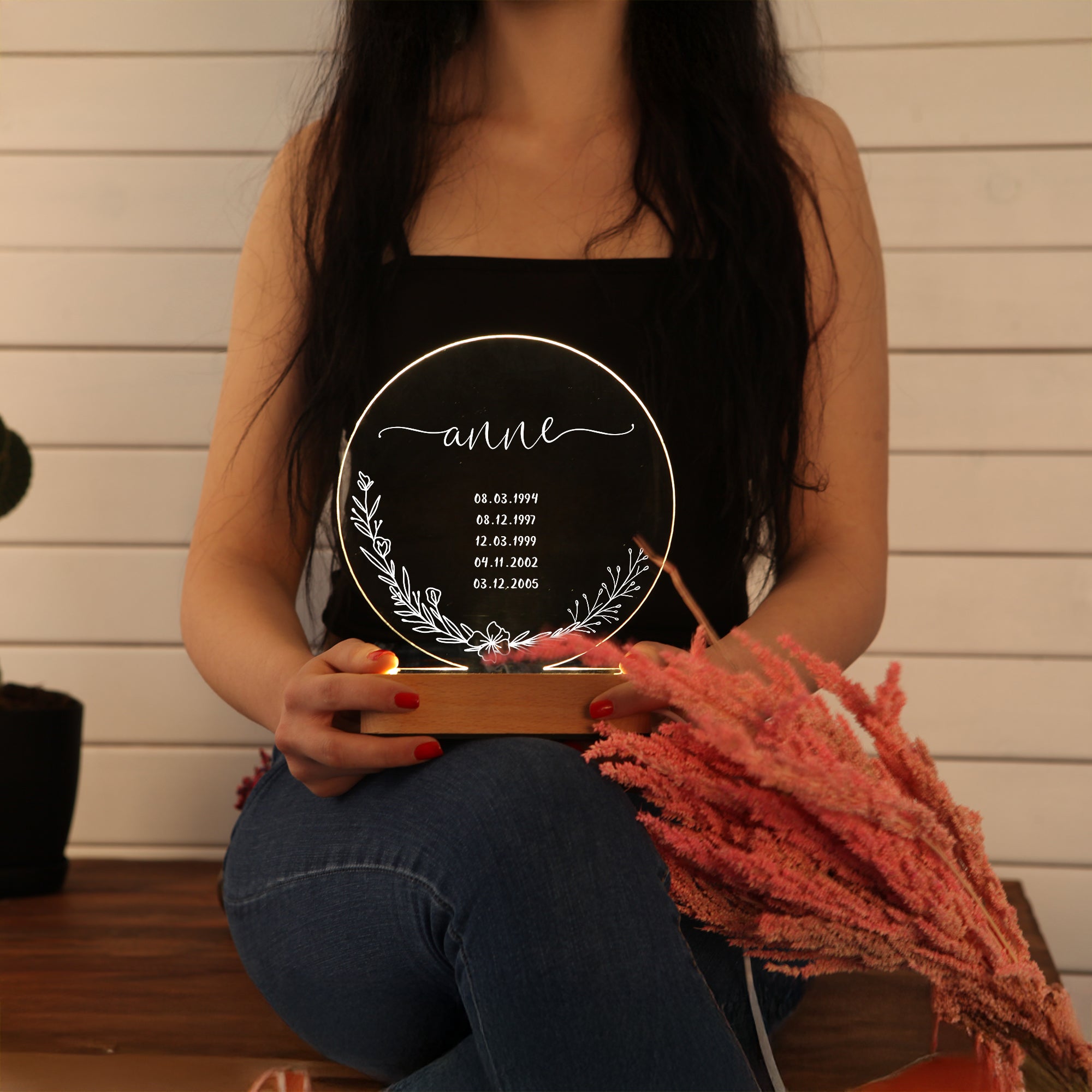 KİŞİYE ÖZEL ANNE YAZILI TARİHLİ LED AKRİLİK GECE LAMBASI
