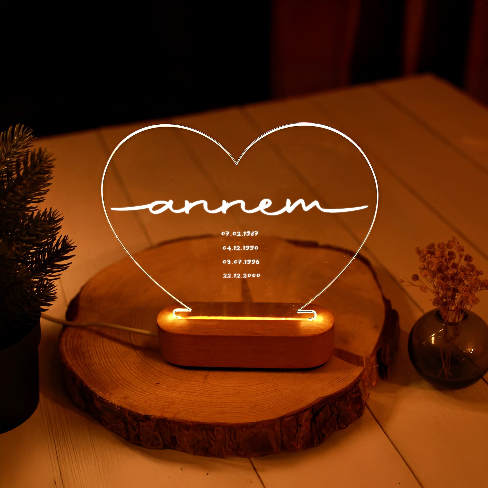 KİŞİYE ÖZEL "ANNEM" YAZILI TARİHLİ KALP LED GECE LAMBASI