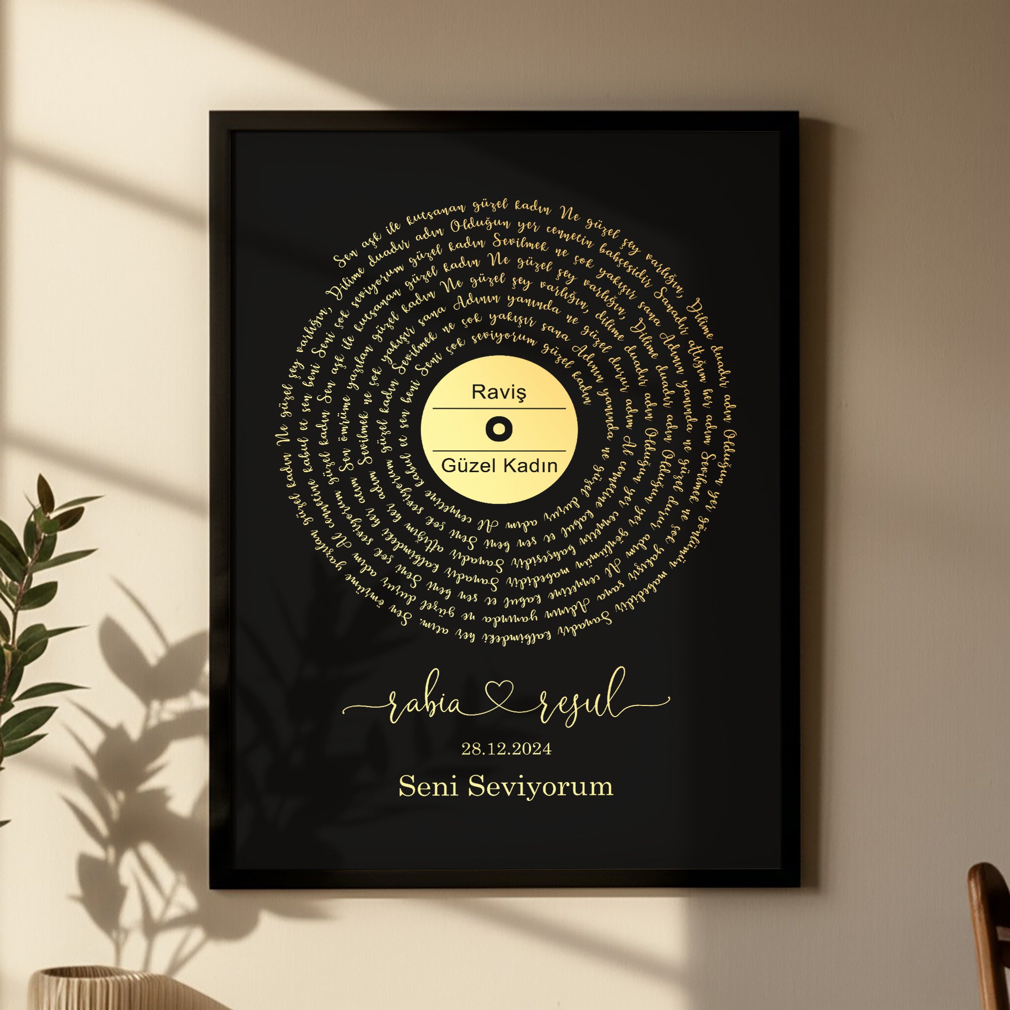 Kişileştirilebilir Altın Varak Şarkı Sözü Posteri | Siyah Zeminli Özel Metin Sanatı | Sevgiliye, Eşe veya Çifte Hediye | Yıldönümü, Düğün, Nişan ve Romantik Anılar için Duvar Dekoru
