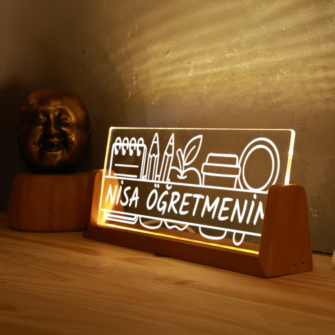 KİŞİYE ÖZEL ÖĞRETMEN TEMALI LED IŞIKLI MASA İSİMLİĞİ