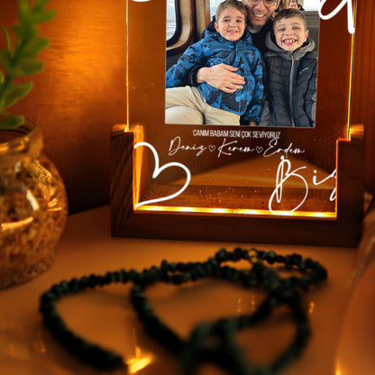KİŞİYE ÖZEL DİKEY FOTOĞRAFLI &quot;BABAM VE BİZ&quot; LED GECE LAMBASI
