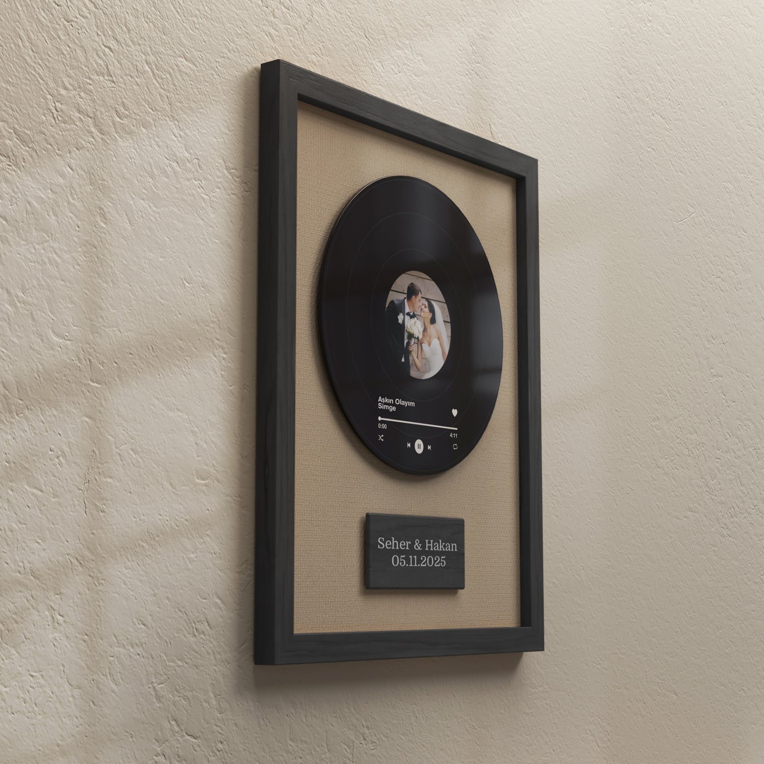 KİŞİYE ÖZEL DOĞAL AHŞAP ÇERÇEVELİ KUMAŞ VİNİL PLAK WALLART