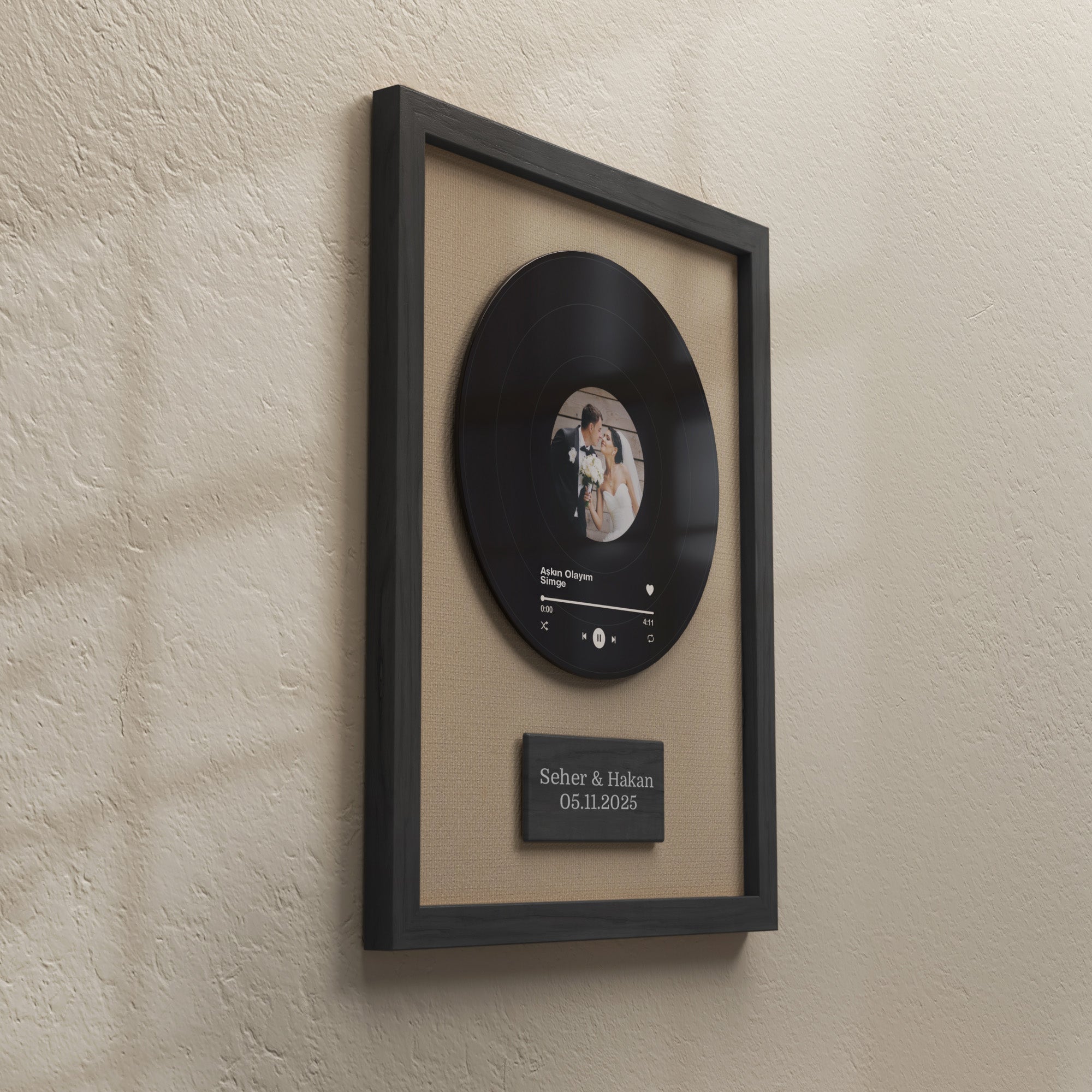 KİŞİYE ÖZEL DOĞAL AHŞAP ÇERÇEVELİ KUMAŞ VİNİL PLAK WALLART