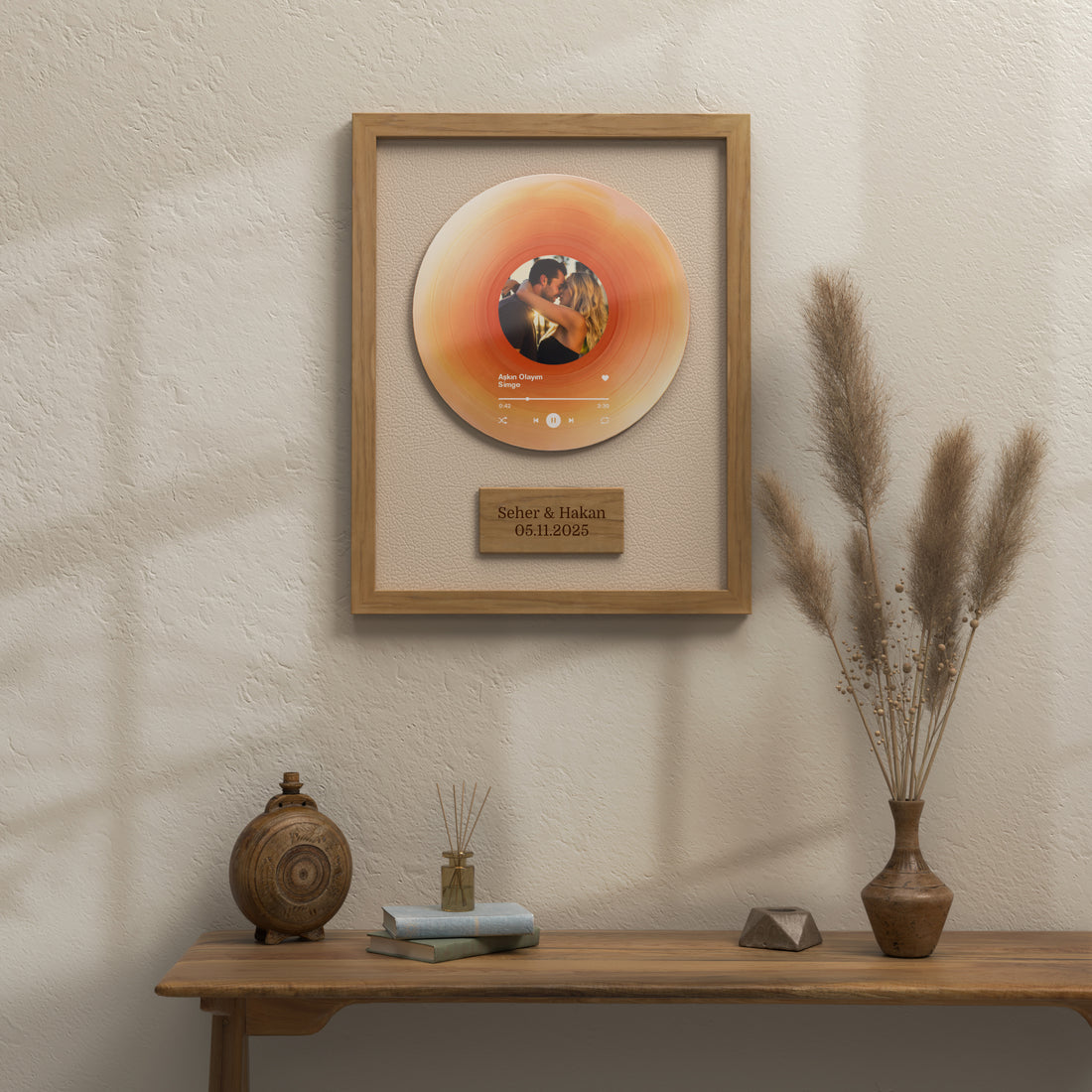 KİŞİYE ÖZEL DOĞAL AHŞAP ÇERÇEVELİ DERİ VİNİL PLAK WALLART
