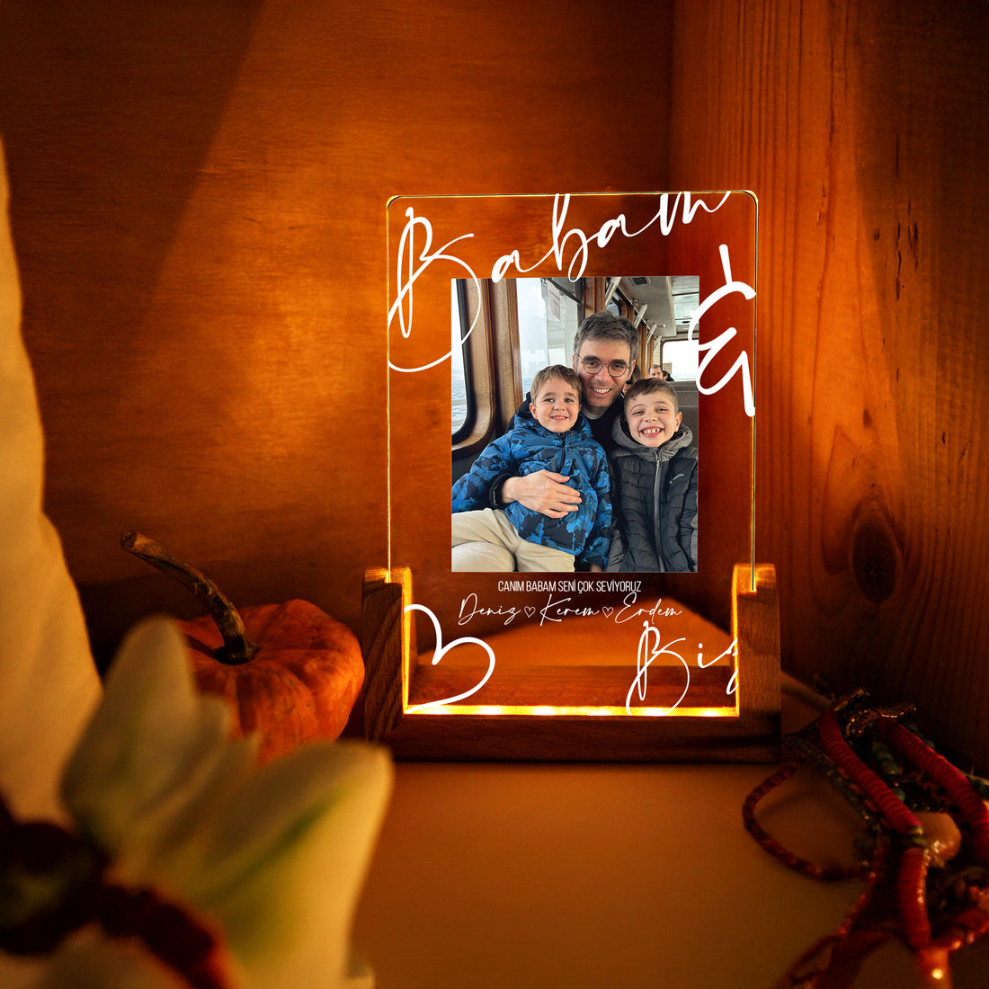 KİŞİYE ÖZEL DİKEY FOTOĞRAFLI &quot;BABAM VE BİZ&quot; LED GECE LAMBASI
