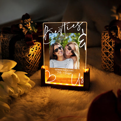 KİŞİYE ÖZEL DİKEY FOTOĞRAFLI “Besties” LED GECE LAMBASI