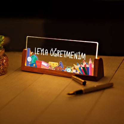 KİŞİYE ÖZEL RENKLİ BASKILI LED IŞIKLI ÖĞRETMEN MASA İSİMLİĞİ