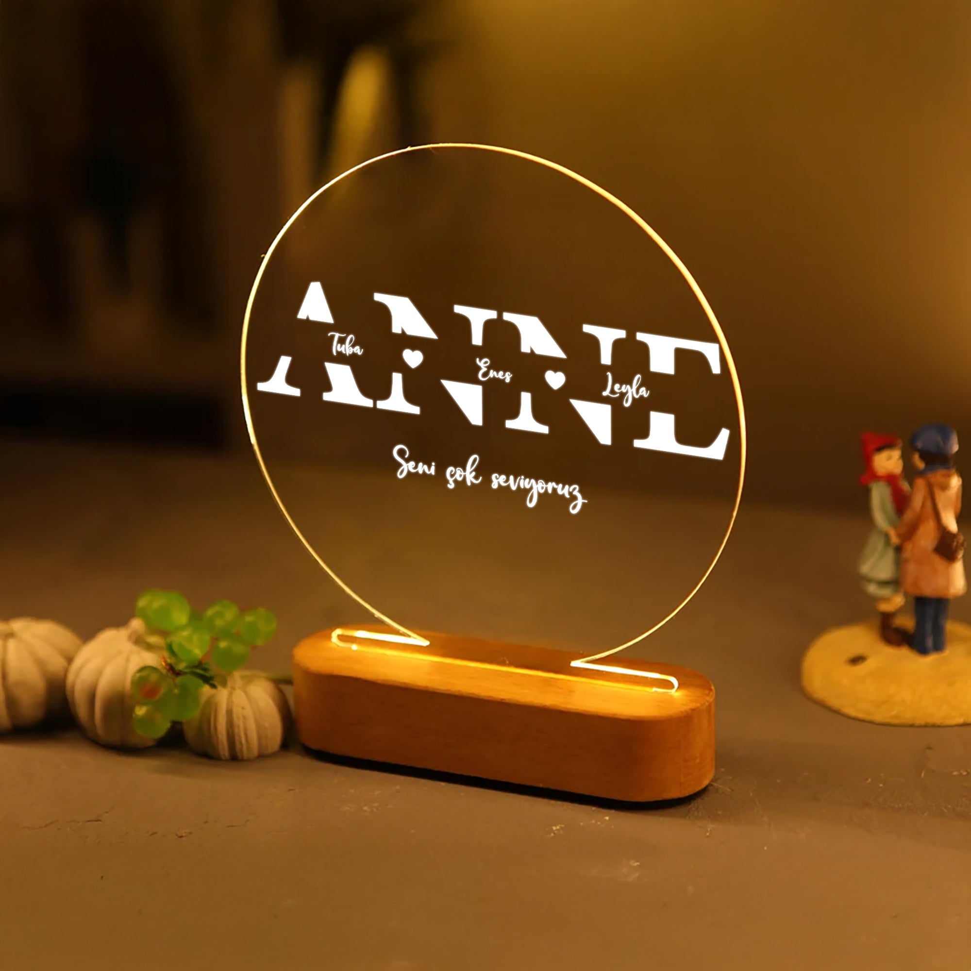 KİŞİYE ÖZEL LED IŞIKLI &quot;ANNE&quot;YAZILI AKRİLİK GECE LAMBASI