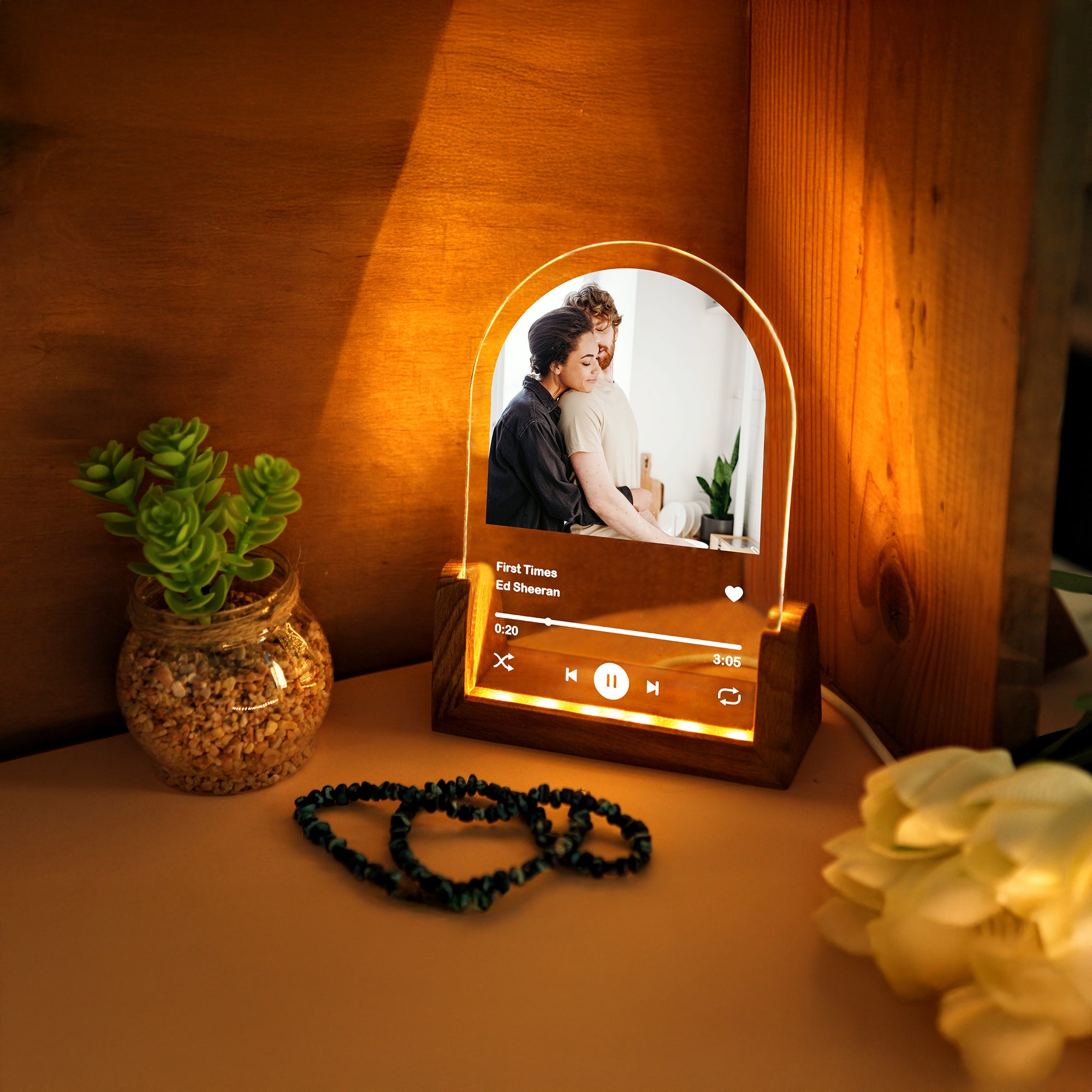 KİŞİYE ÖZEL FOTOĞRAFLI MÜZİK TEMALI LED GECE LAMBASI