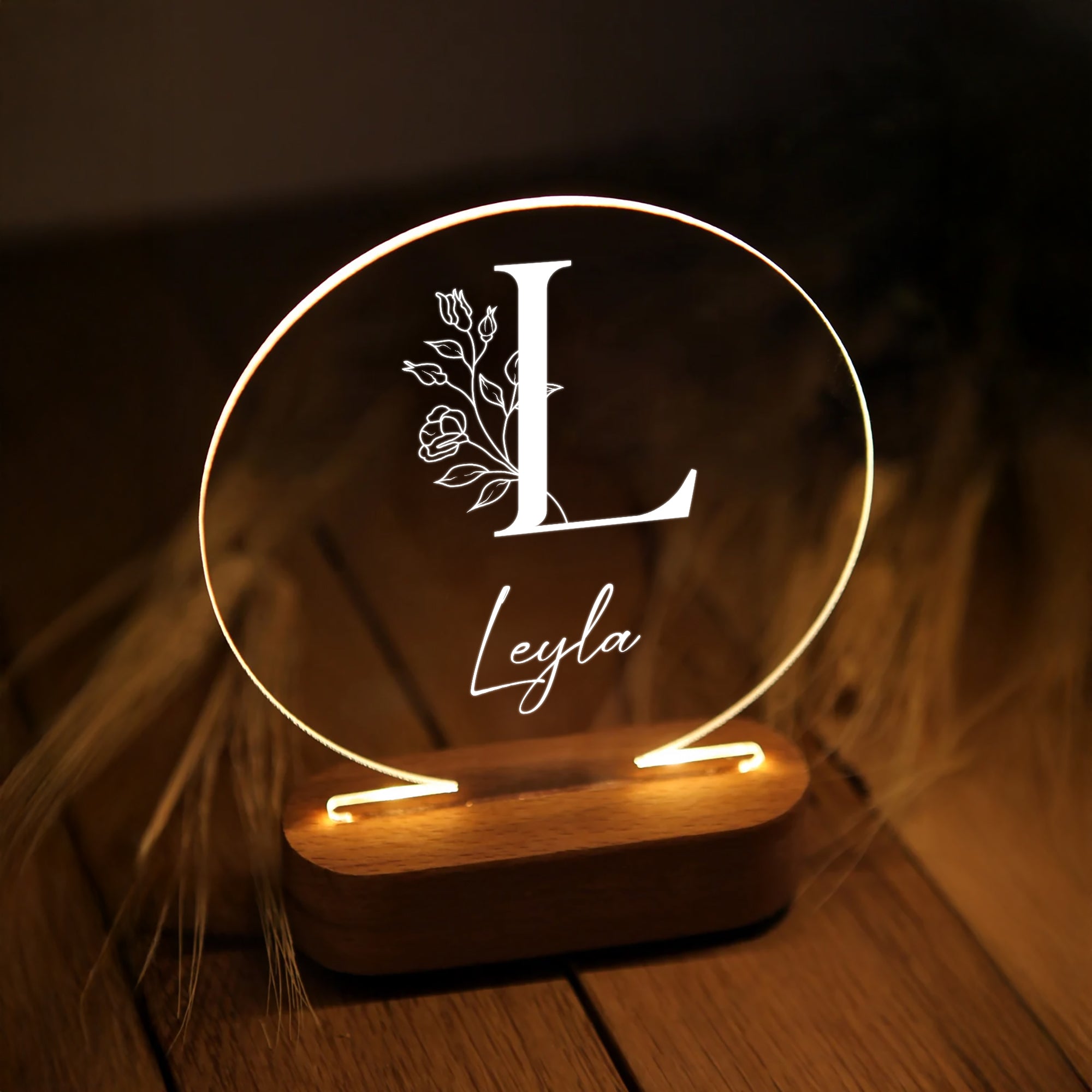 KİŞİYE ÖZEL ÇİÇEK MOTİFLİ BAŞ HARFLİ LED GECE LAMBASI