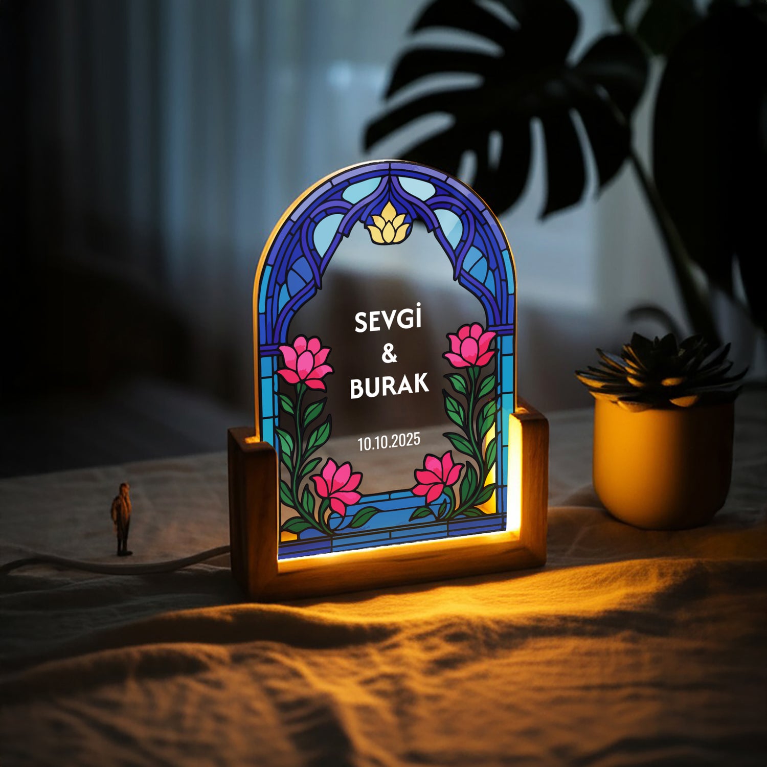 KİŞİYE ÖZEL VİTRAY DESENLİ GECE LAMBASI