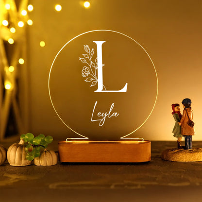 KİŞİYE ÖZEL ÇİÇEK MOTİFLİ BAŞ HARFLİ LED GECE LAMBASI