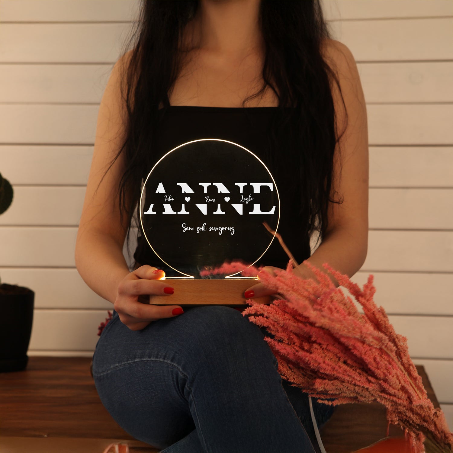 KİŞİYE ÖZEL LED IŞIKLI &quot;ANNE&quot;YAZILI AKRİLİK GECE LAMBASI