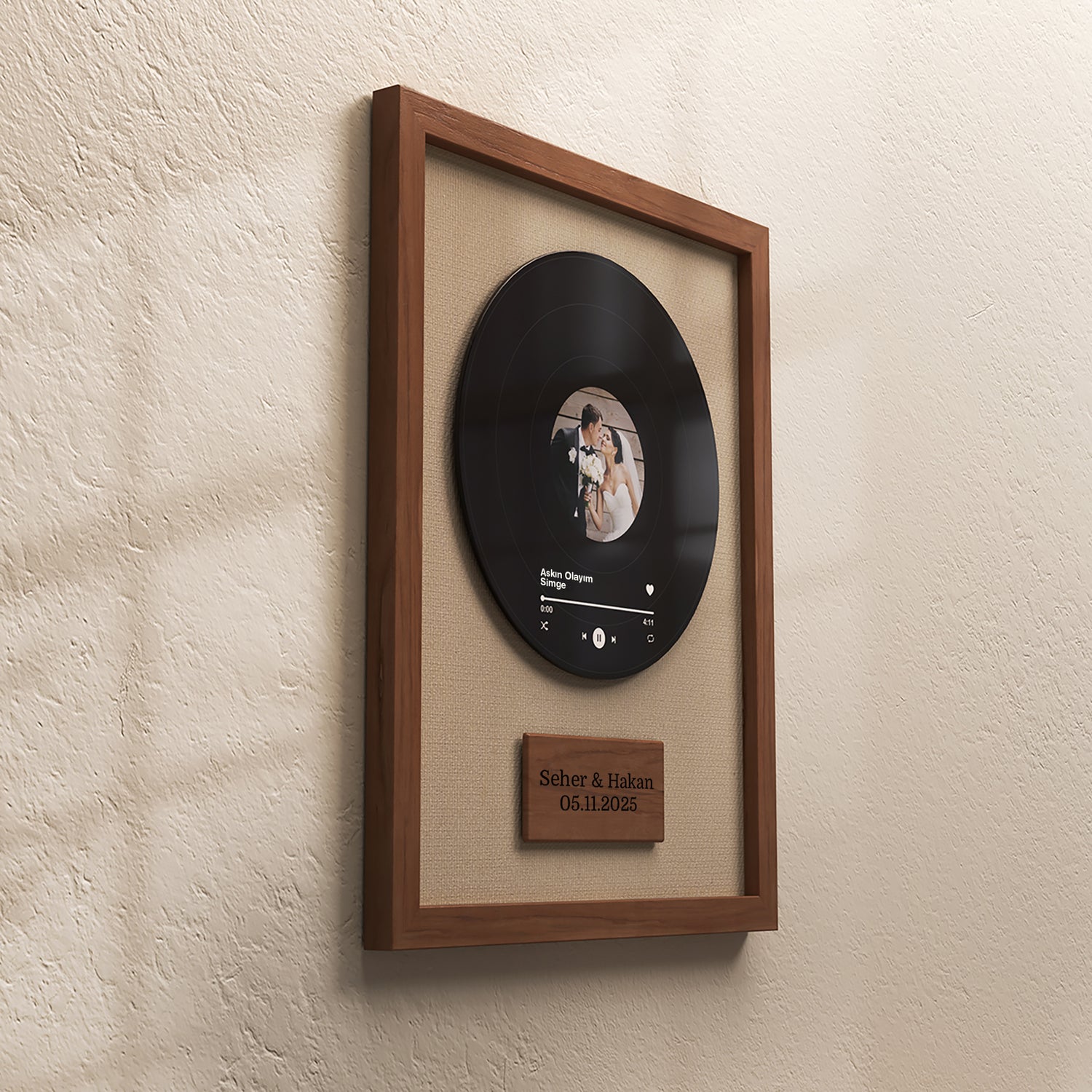 KİŞİYE ÖZEL DOĞAL AHŞAP ÇERÇEVELİ KUMAŞ VİNİL PLAK WALLART