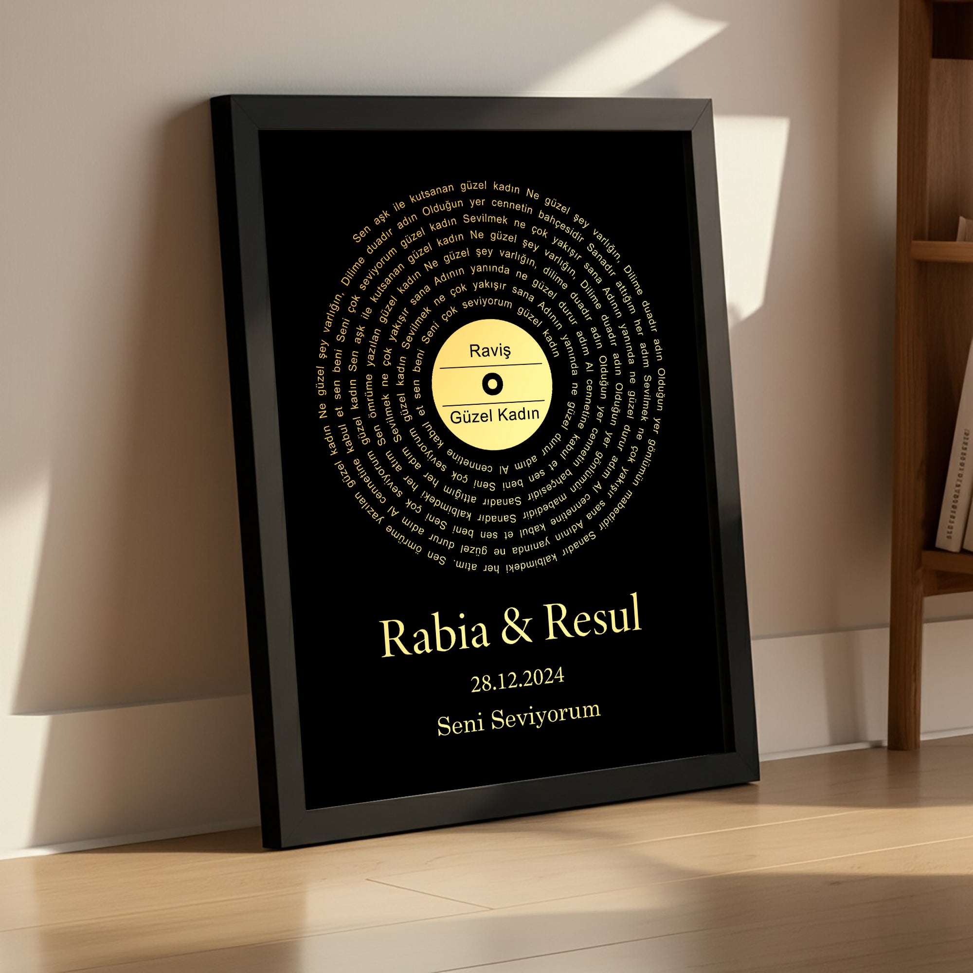 Kişileştirilebilir Altın Varak Şarkı Sözü Posteri | Siyah Zeminli Özel Metin Sanatı | Sevgiliye, Eşe veya Çifte Hediye | Yıldönümü, Düğün, Nişan ve Romantik Anılar için Duvar Dekoru